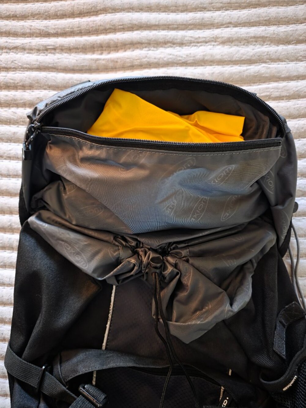 Axiom La Salle Journey Series Pannier Bike Rack Bag with rain shield - Picture 3 of 6